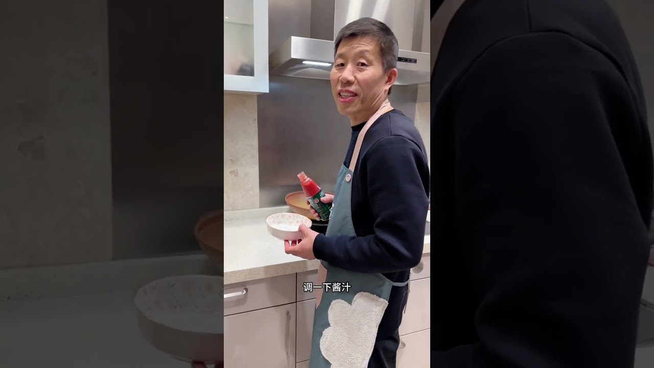 今天的元旦晚餐就像大叔说的他真的用心在做，每一道菜都是对我的祝福，真的太催泪了，因为经历的原因我真的很难再去相信任何一个人，但是大叔打破了我的规则，亦师亦友般的存在让我的性格改变了很多整个人