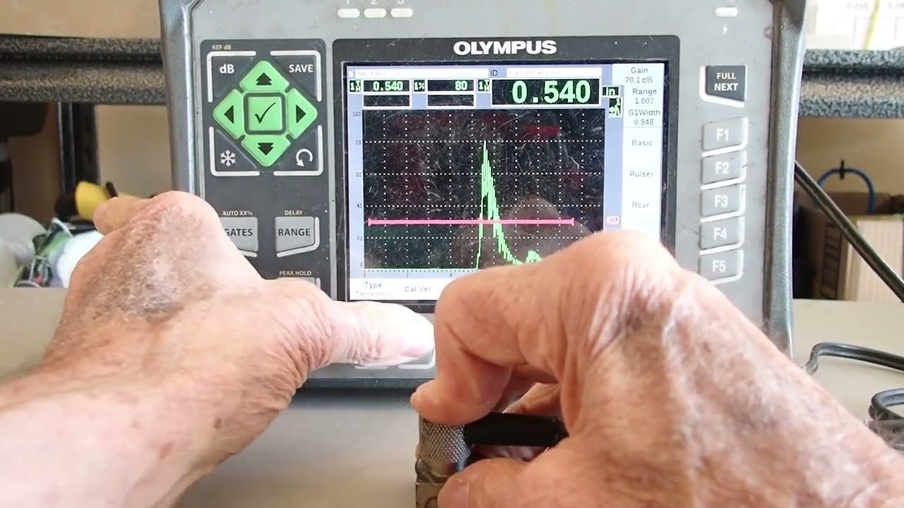 Ultrasonic dual element straight beam thickness using autocal