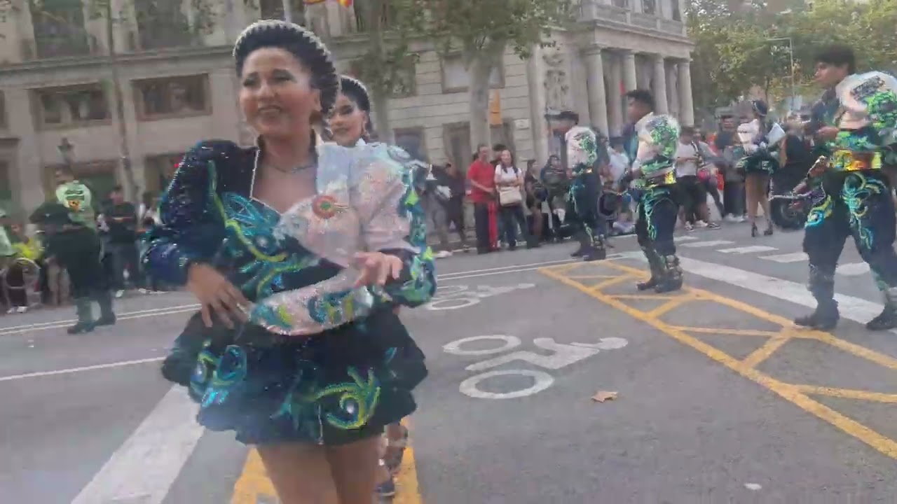 Bolivian Parade in Barcelona 🇧🇴🇪🇸 | Spanish National Day 2025 Celebration | 4K Street Festival