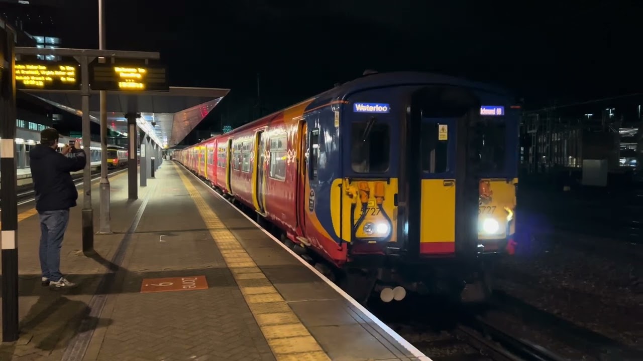 455727+455716 departs Reading for the very last time! 