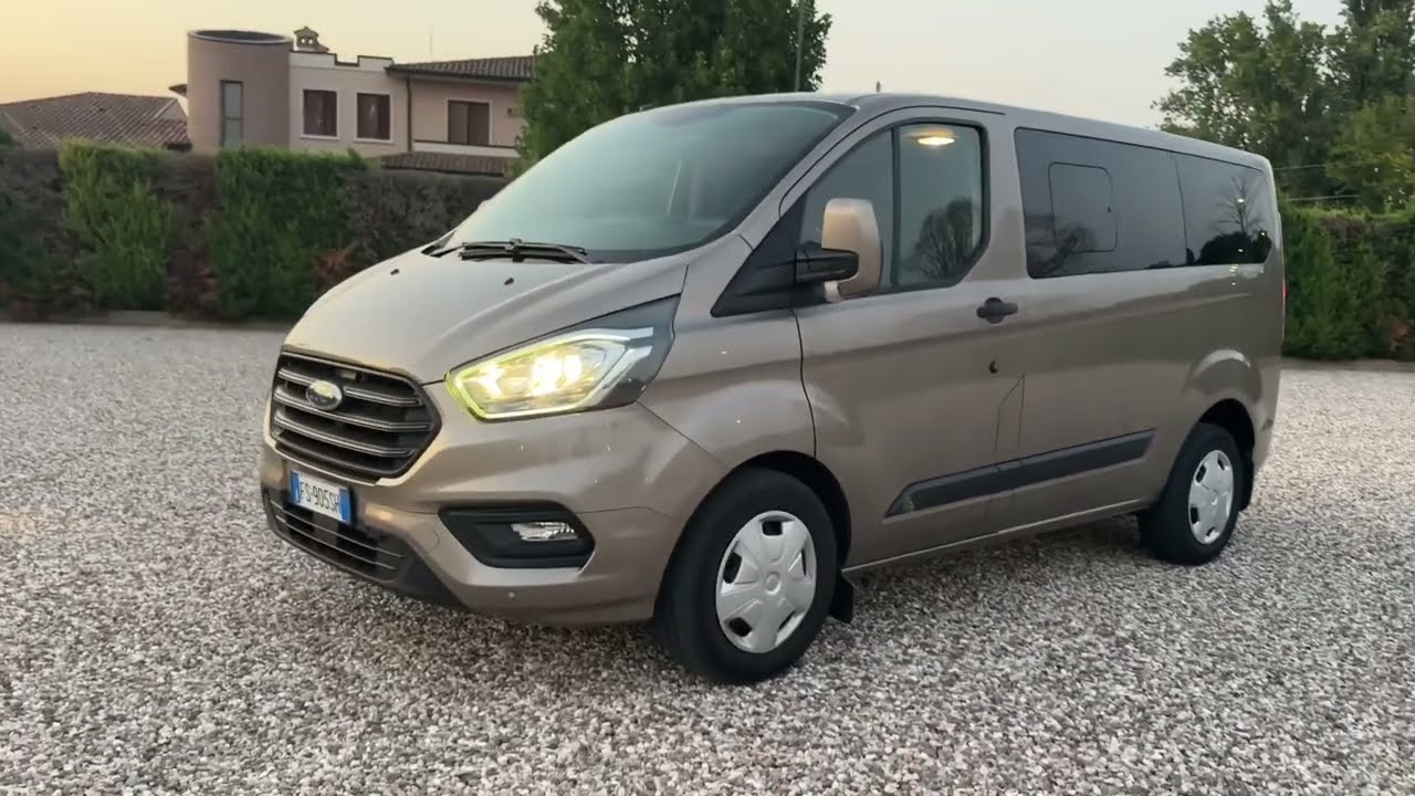 Ford Transit Custom 9 posti