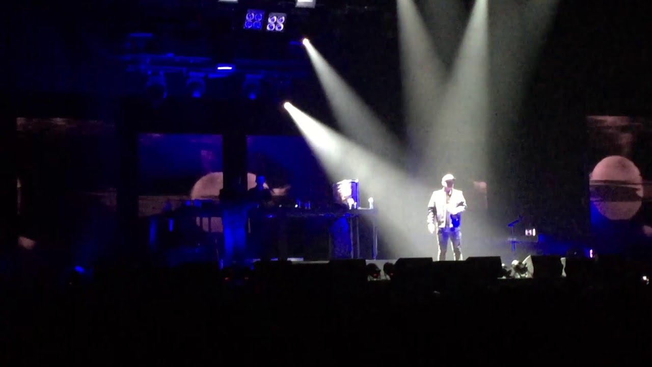 Opgezwolle - Eigen Wereld (Live at Heineken Music Hall, Amsterdam, 18 March 2016)