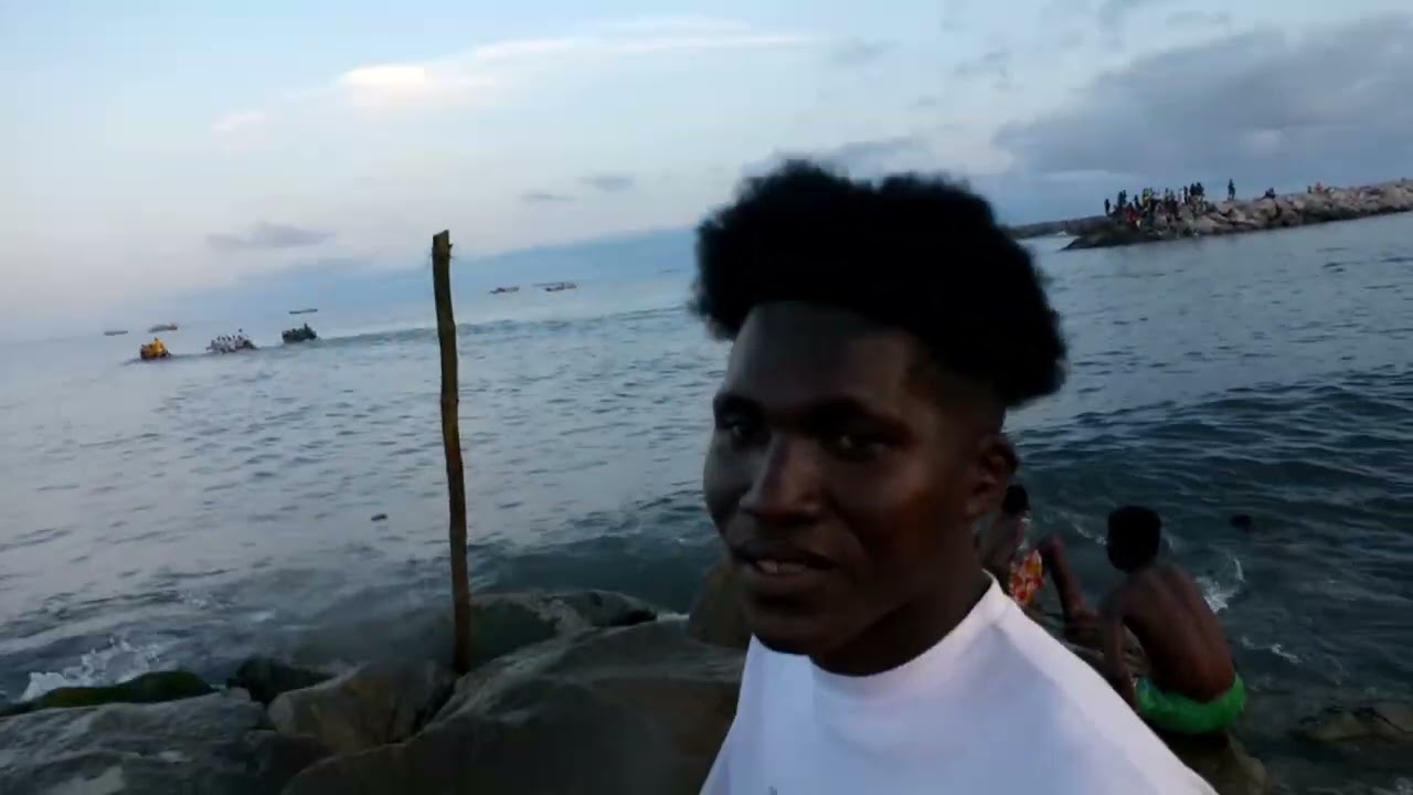 В Гане в рамках конкурса проходит второй эпизод шоу Mumford & Sons.