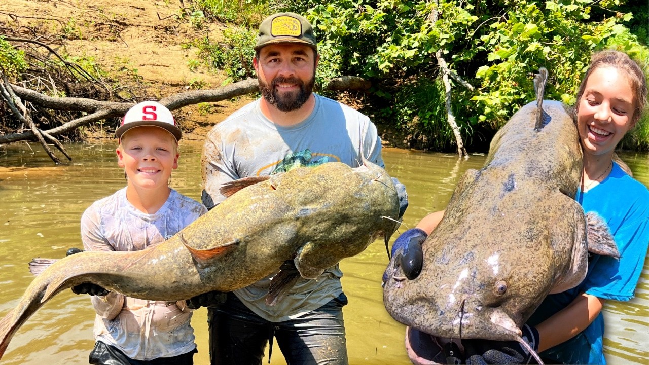 Noodling Creek Monsters in a Tiny Creek!