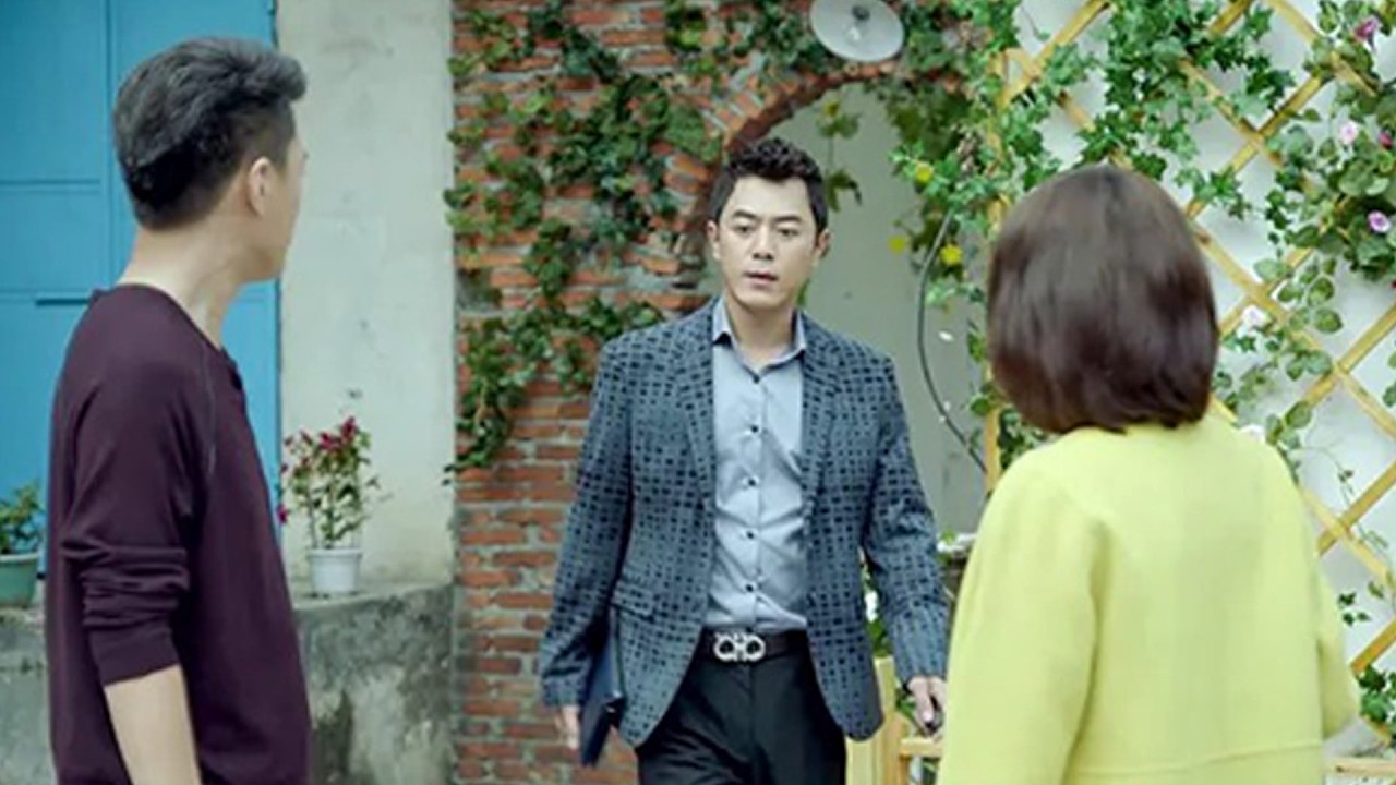 The cheating ex begged to remarry, but his ex-wife appeared with a rich man. He collapsed in despair