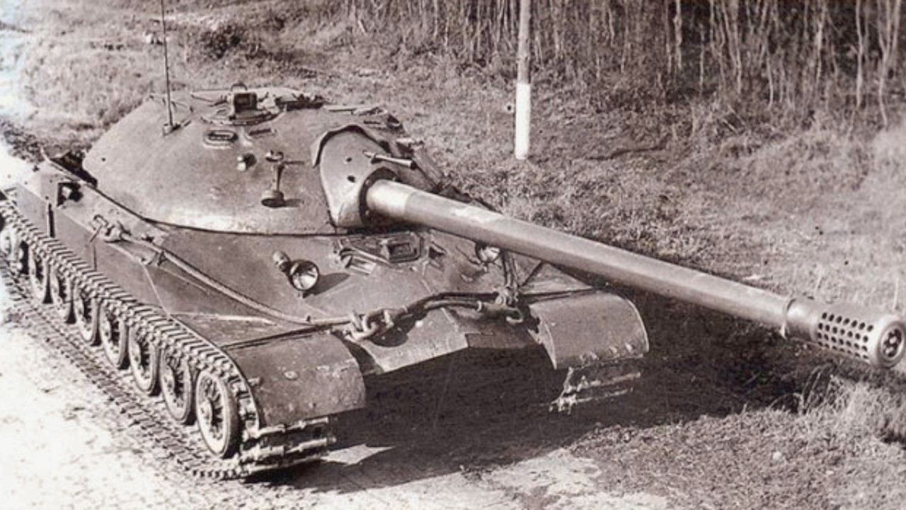 IS-7 — il carro sovietico più pesante mai costruito, progettato per distruggere tutto