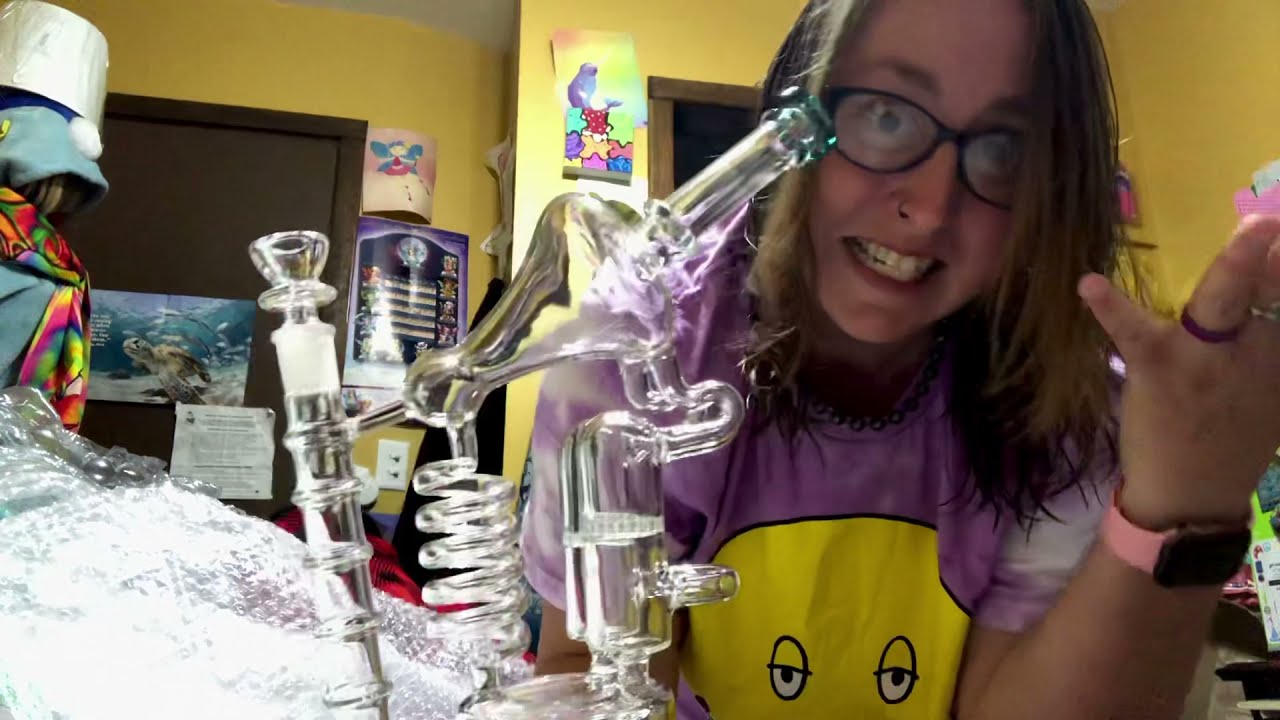 Caliconnected: Microscope-Recycler Bong