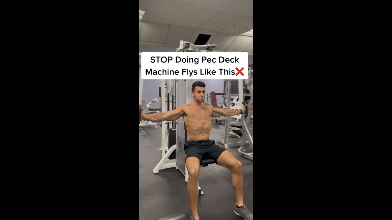 Как правильно использовать тренажер Peck Deck Chest Fly Trainer с правильной техникой (ИЗБЕГАЙТЕ ...