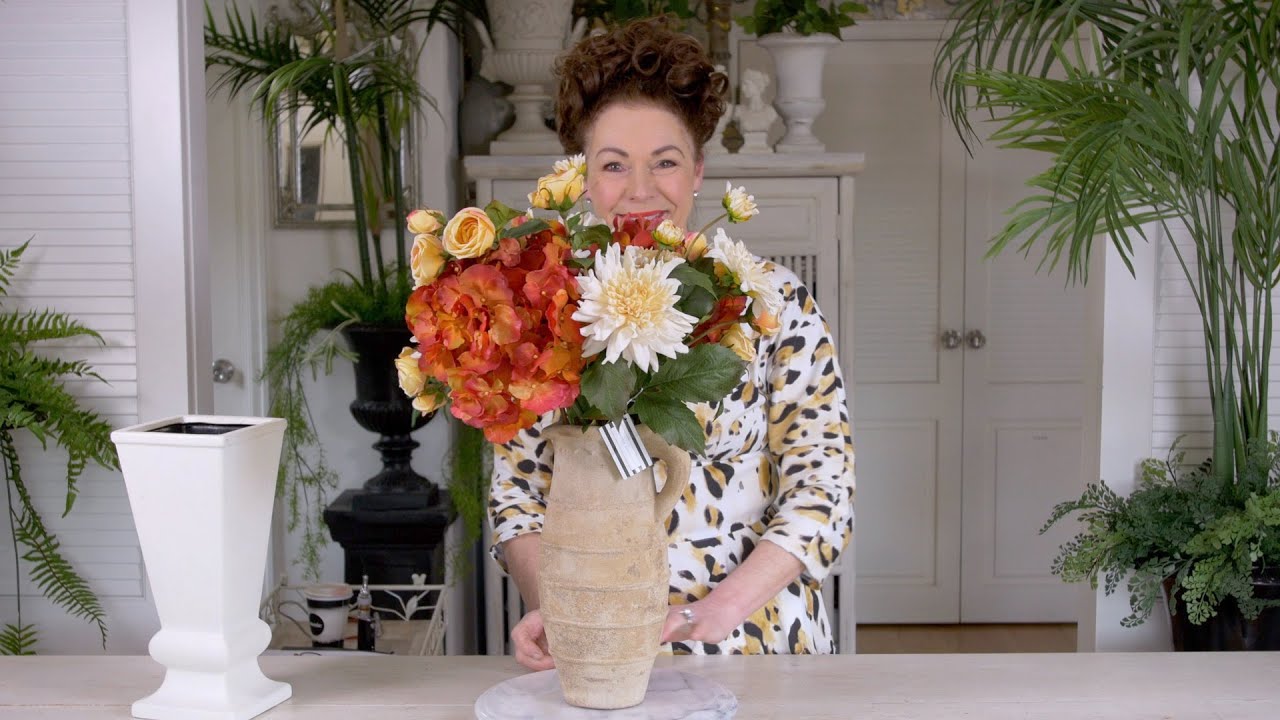 Flowers in a Moment: 'Rustic Summer' with Dahlia, Rose and Hydrangea