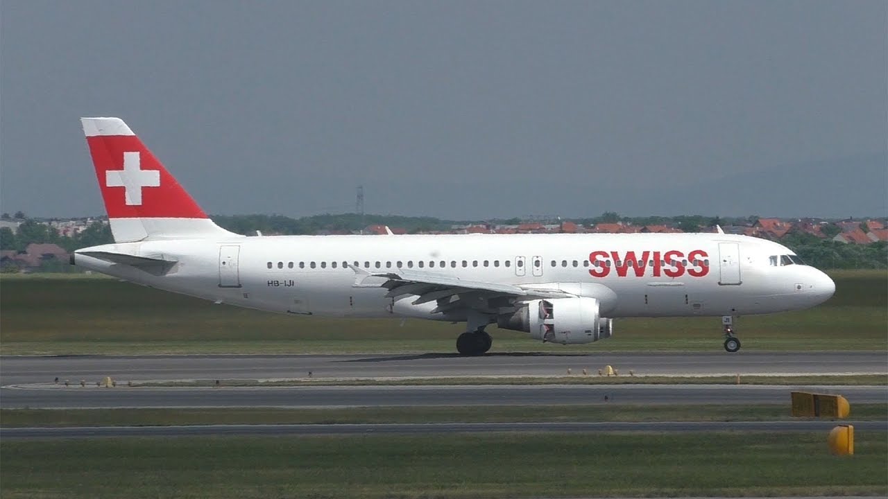 Swiss Airbus A320 landing at Vienna Airport | HB-IJI