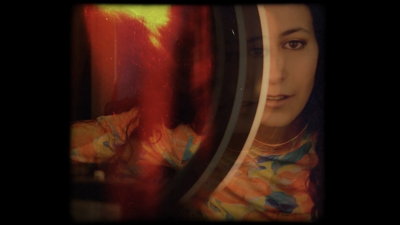 Velours by MEG - Chance - Clip