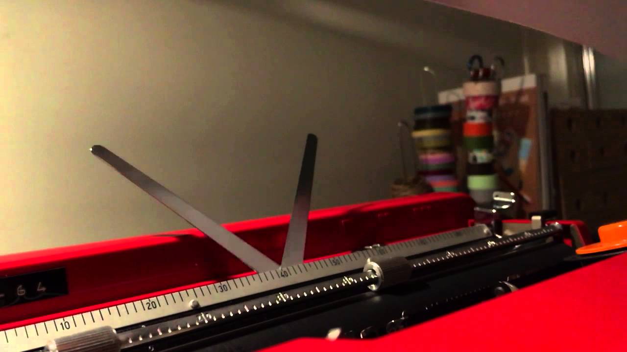 Typewriter closeup HD sound - Olivetti Valentine