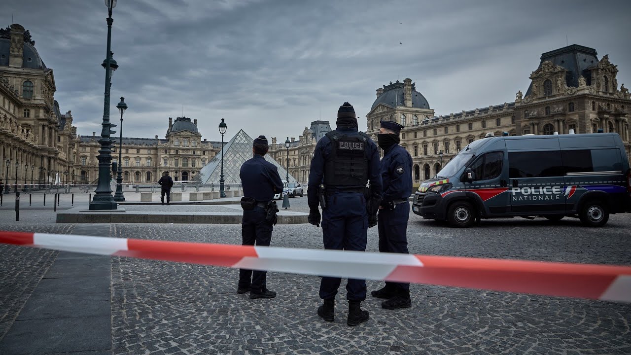 Two suspects arrested over Louvre heist