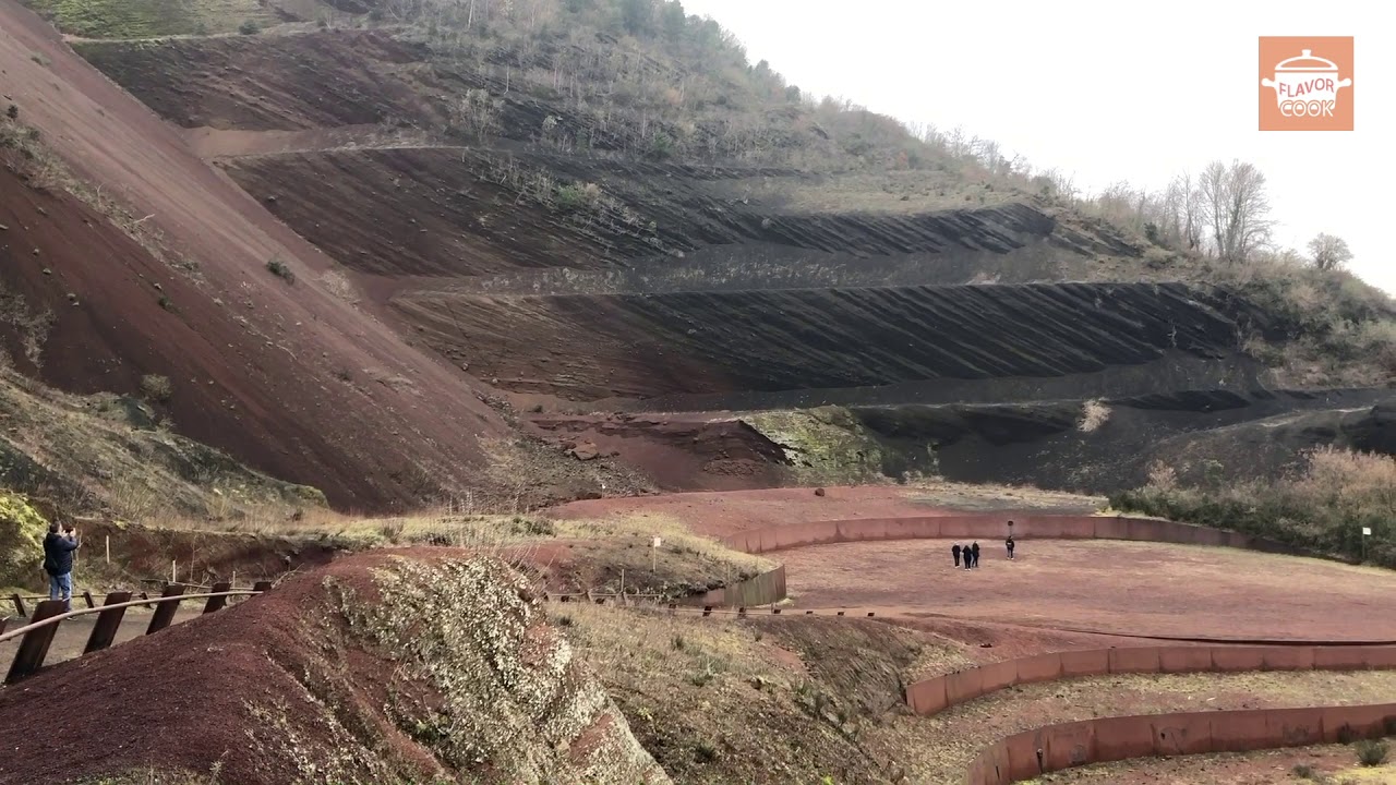 Visita Guiada al Volcán del Croscat en Santa Pau (Garrotxa)
