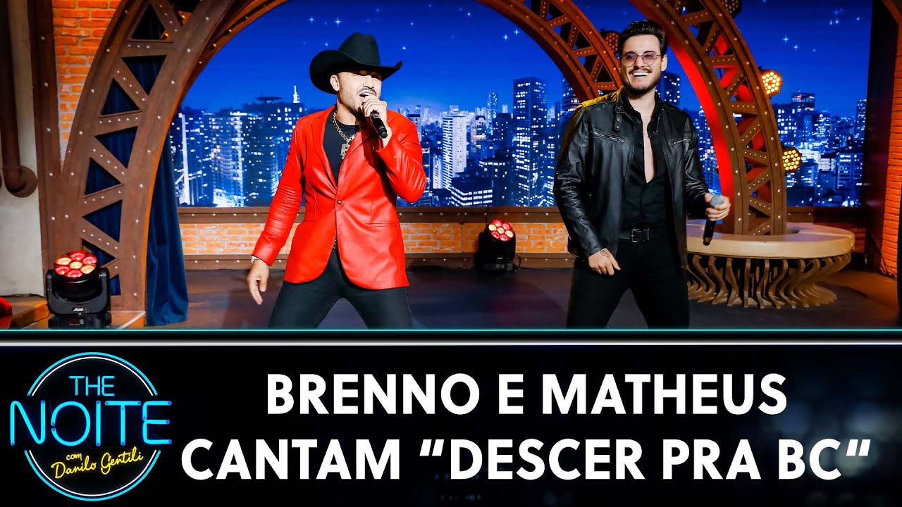 Brenno e Matheus cantam 