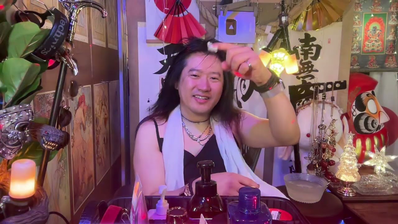 美容: シャワー浴びたてのスキンケアとメイクアップ (Skincare & Makeup just after Shower) by Hiroki 202601301108