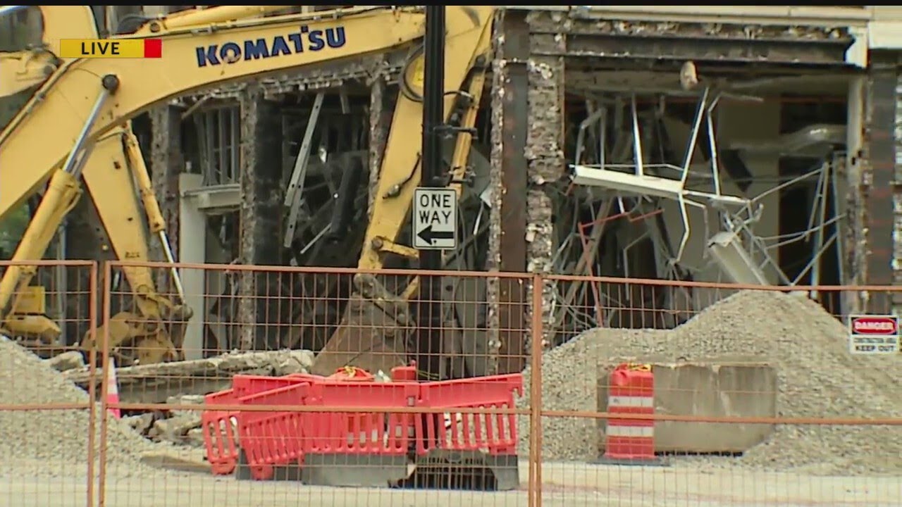 Union advises firefighters not to go into Realty Building to retrieve residents' belongings