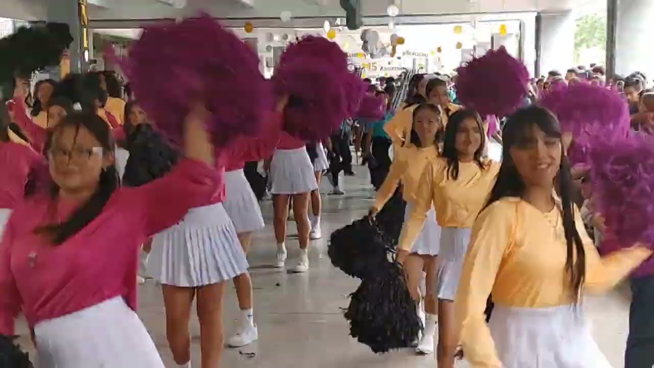 Pomponeras del Instituto Central - Que Bello | Celebración del 145 Aniversario del Central