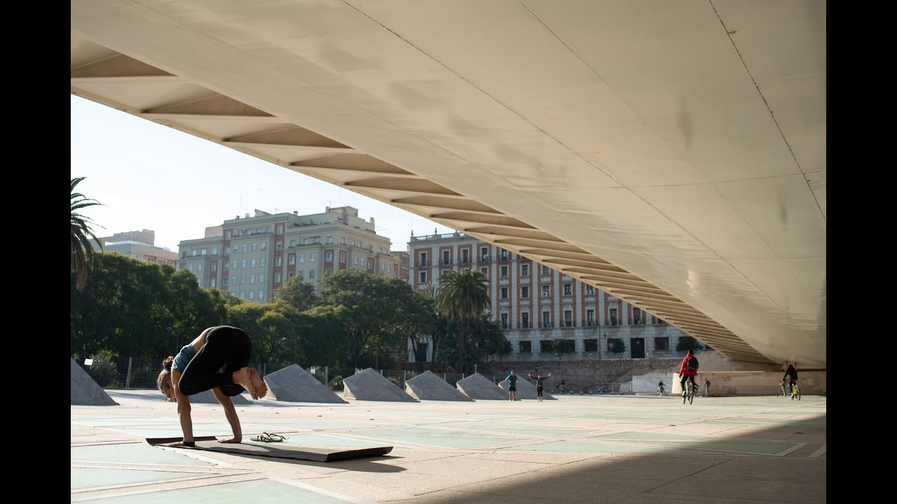PRACTICA DE YOGA COMPLETA CON COSMIN: Equilibrando la mente, el cuerpo y el espiritu.