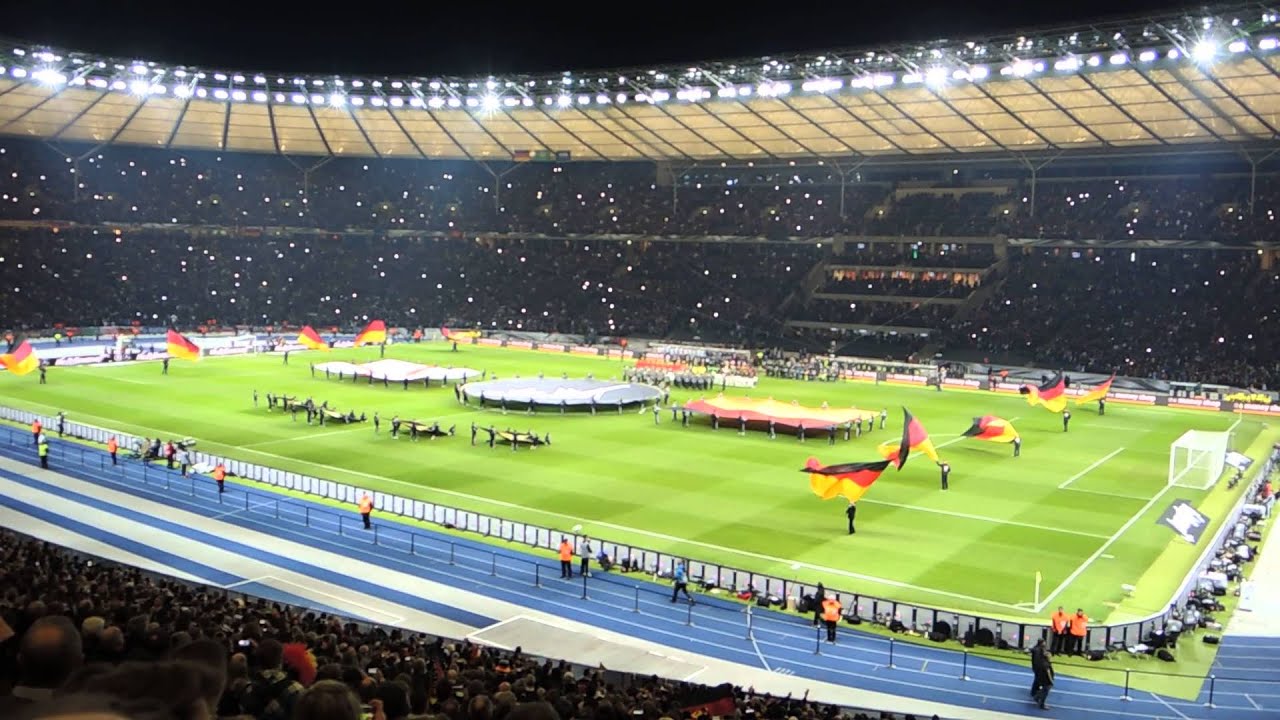 Nationalhymne Testspiel Deutschland - England Berliner Olympiastadion 26.03.2016
