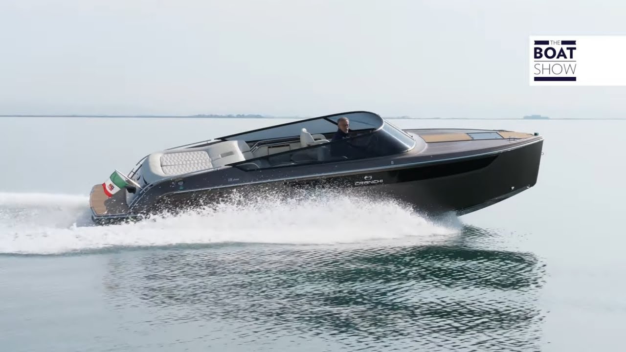 [ENG] CRANCHI E26 CLASSIC - Motor Boat Review - The Boat Show