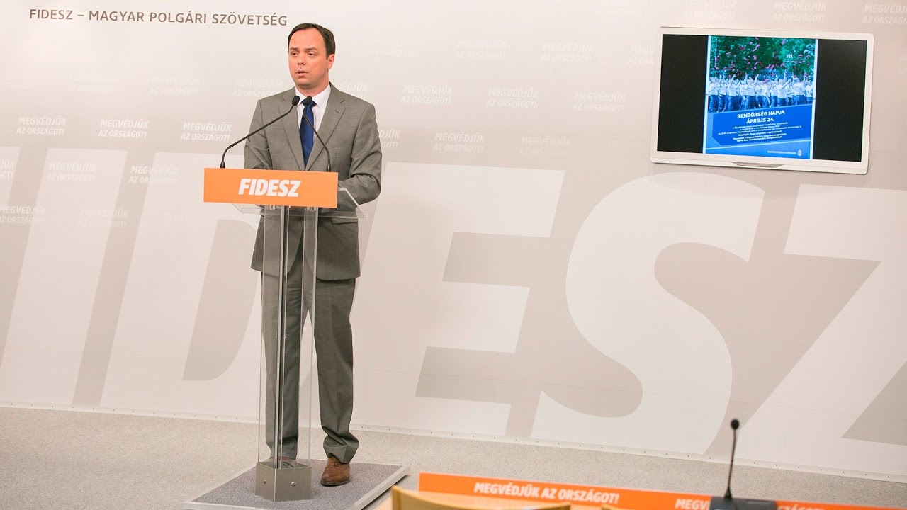 K&ouml;sz&ouml;net &eacute;s megbecs&uuml;l&eacute;s a rendőrs&eacute;gnek