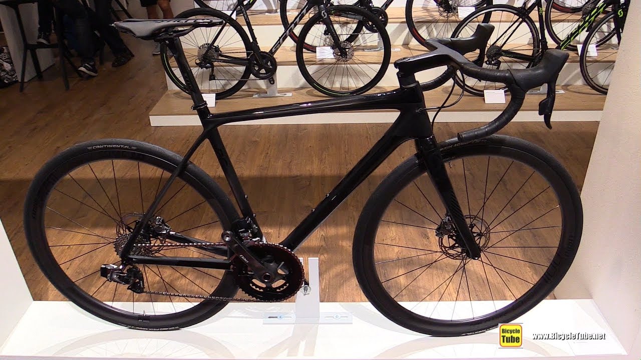 2018 Scott Addict RC Ultimate Disc Road Bike - Walkaround - 2017 Eurobike