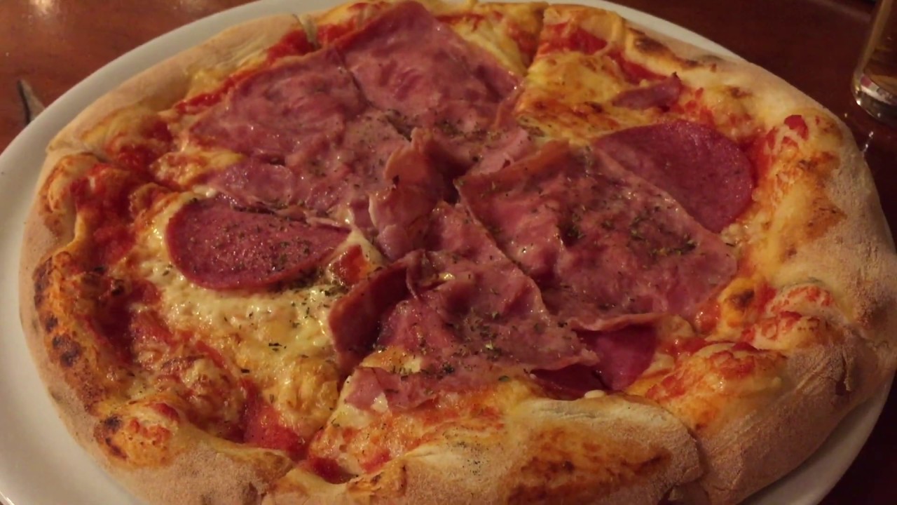 Cheapest Most Popular Pizza in Frankfurt Germany - PIzzeria 7 Bello