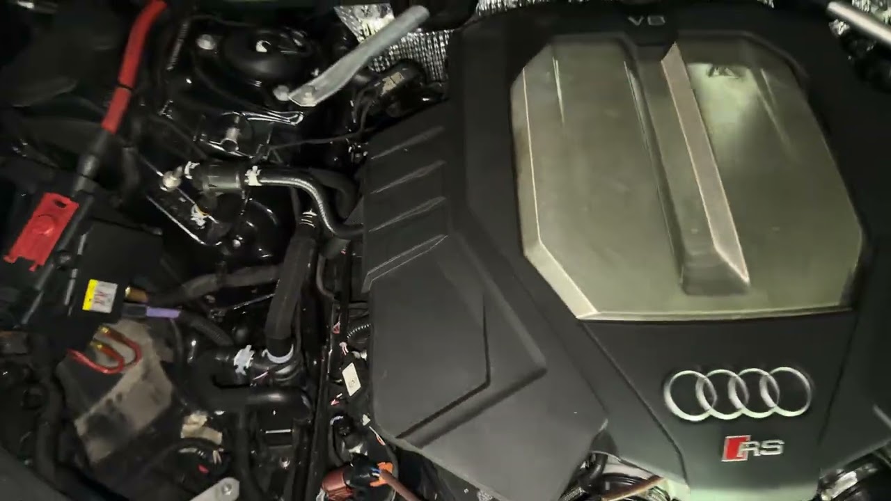 Audi RS6 C8 Engine Running 