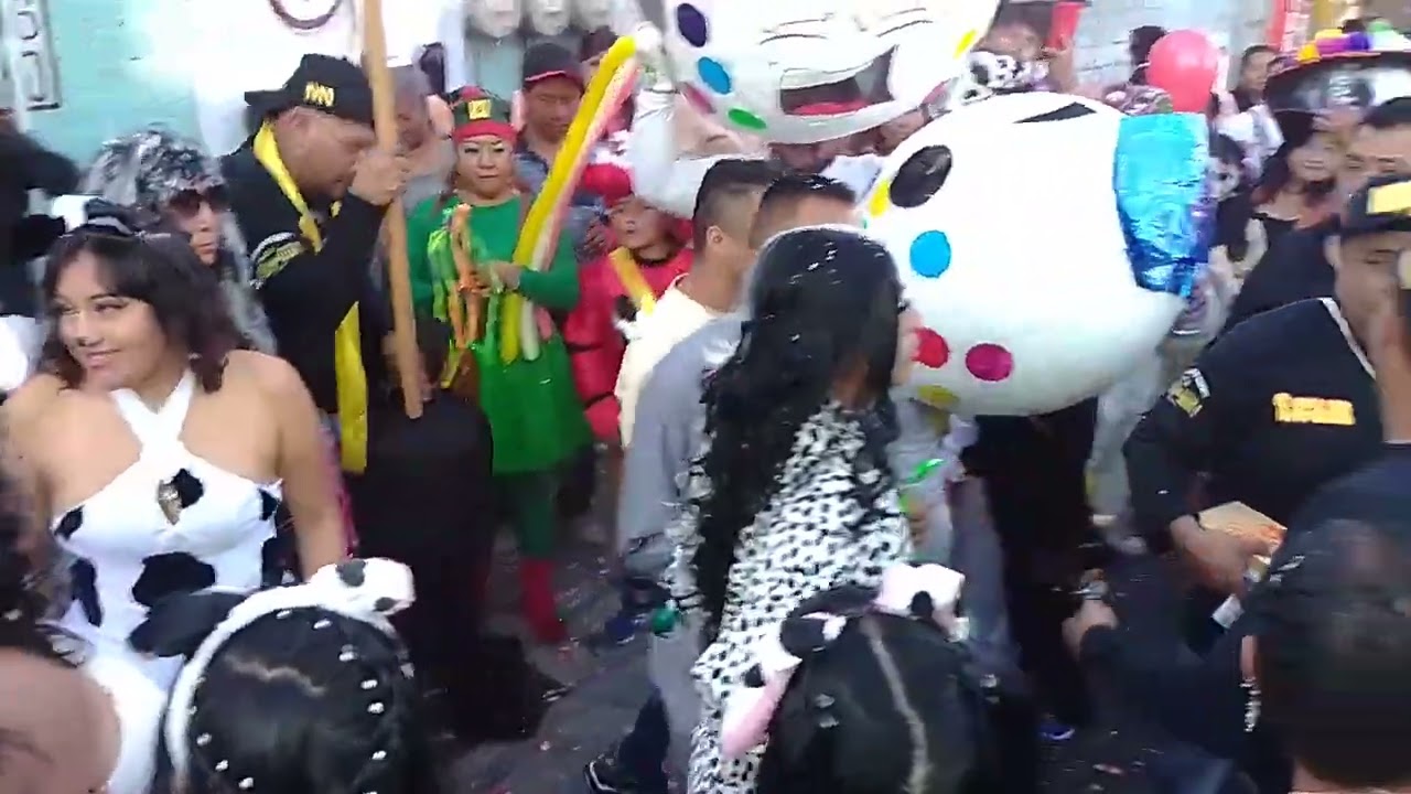 GRAN PRESENTACIÓN DE REINA PARA CARNAVAL 2026 S.G.M. SOL 1RA DISFRACES LOS INQUIETOS DE SANTIAGO