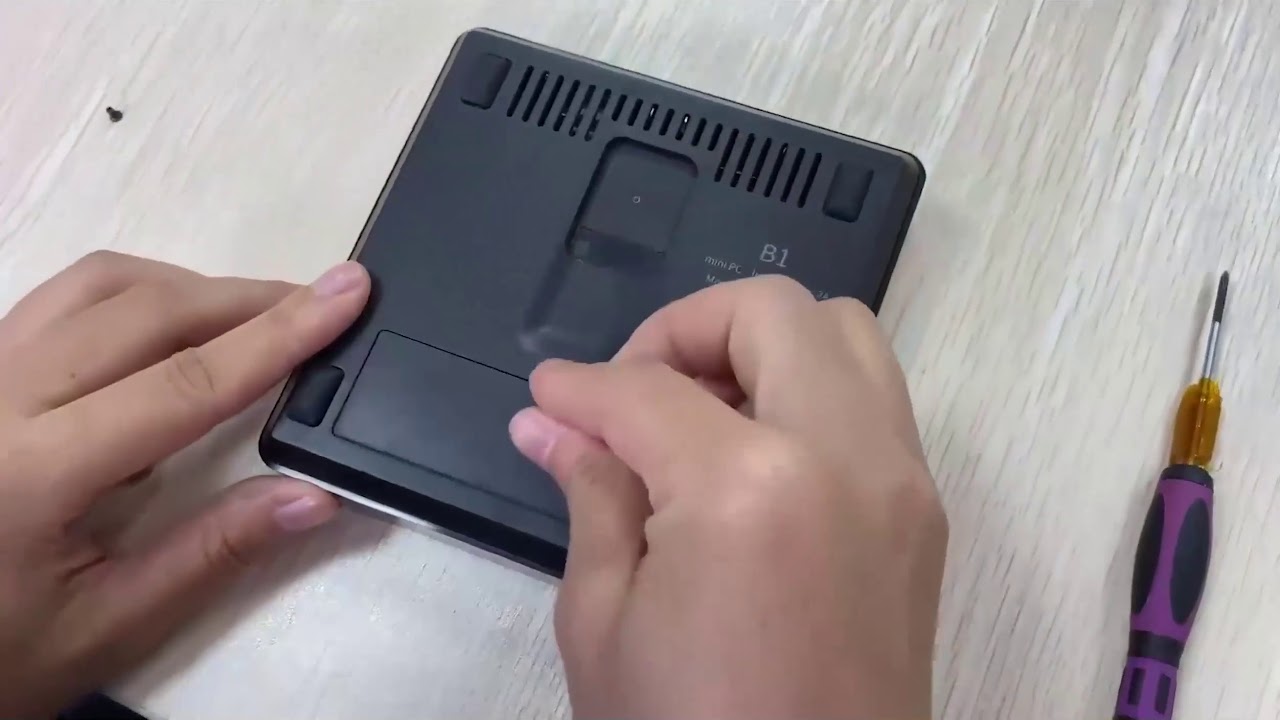 Install SSD on BMAX B1 Mini PC