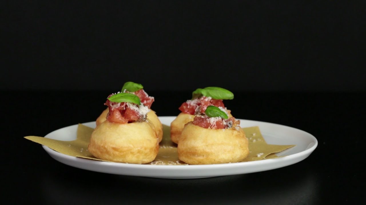 Pasta Garofalo and Niko Romito Recipes: Fried bread with tomato and parmigiano cheese