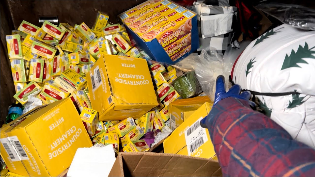 Dumpster Diving Aldi #56 Free Grocery Shopping!