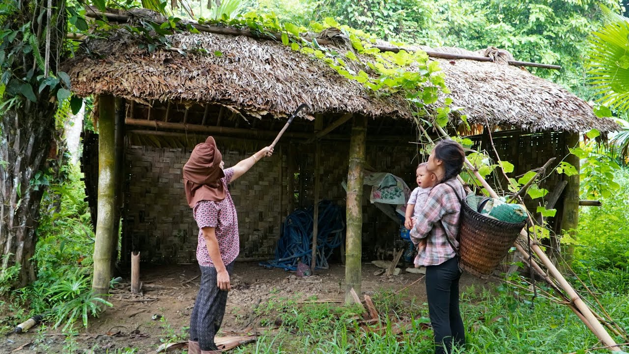 A kind elderly woman gifted a house to a homeless single mother.