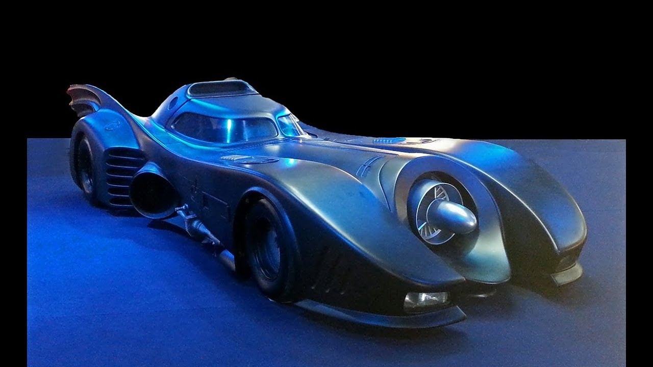 BATMAN THE BATMOBILE