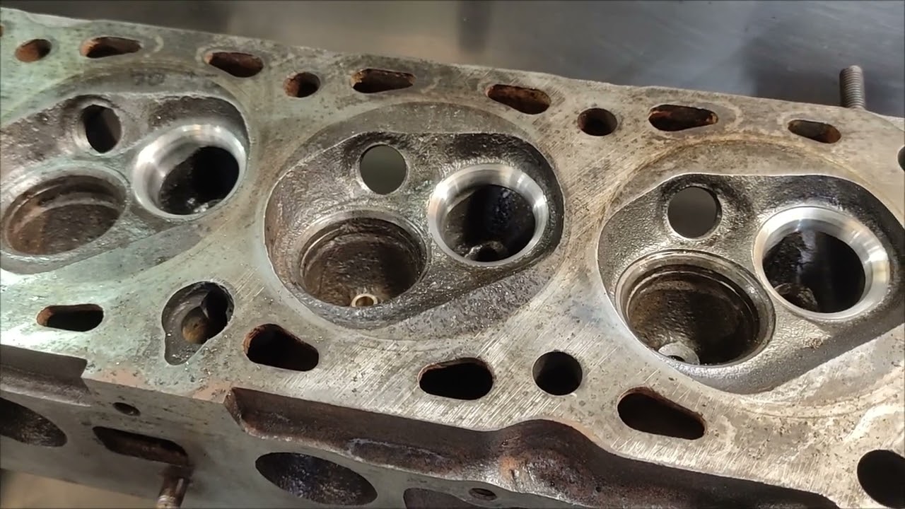 Ford 2 liter performance cylinder head 