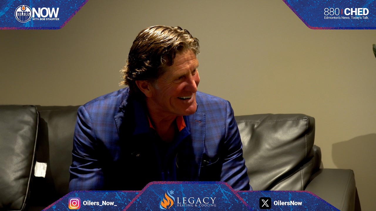 Edmonton Oilers Head Coach Mike Babcock in conversation with Bob Stauffer