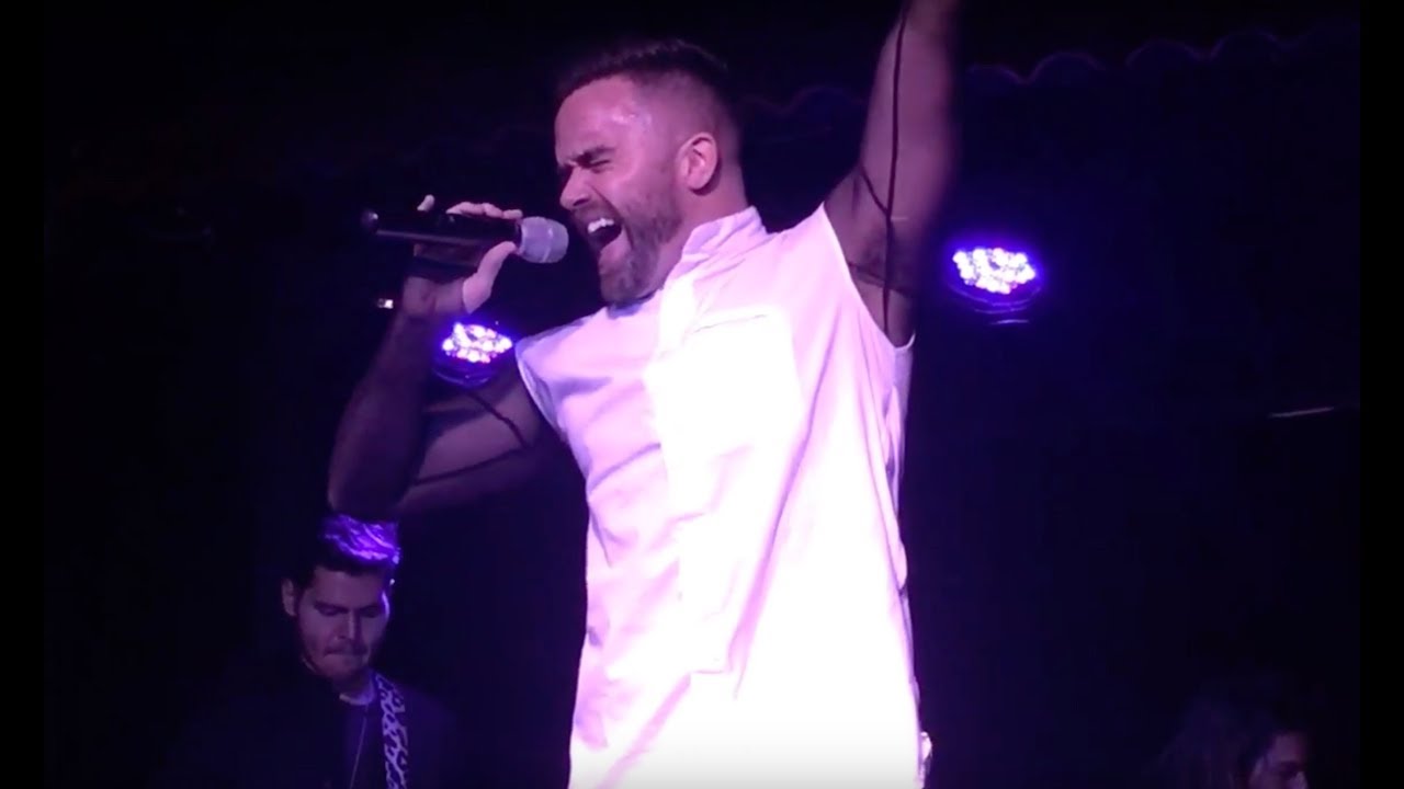 Brian Justin Crum - Somebody To Love (9/22) - Stand Up and Sing