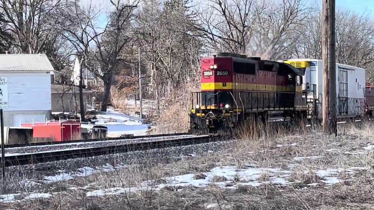 KCS GP38-2 Facing Backwards With Beautiful Sounding K5LA in Owatonna MN 