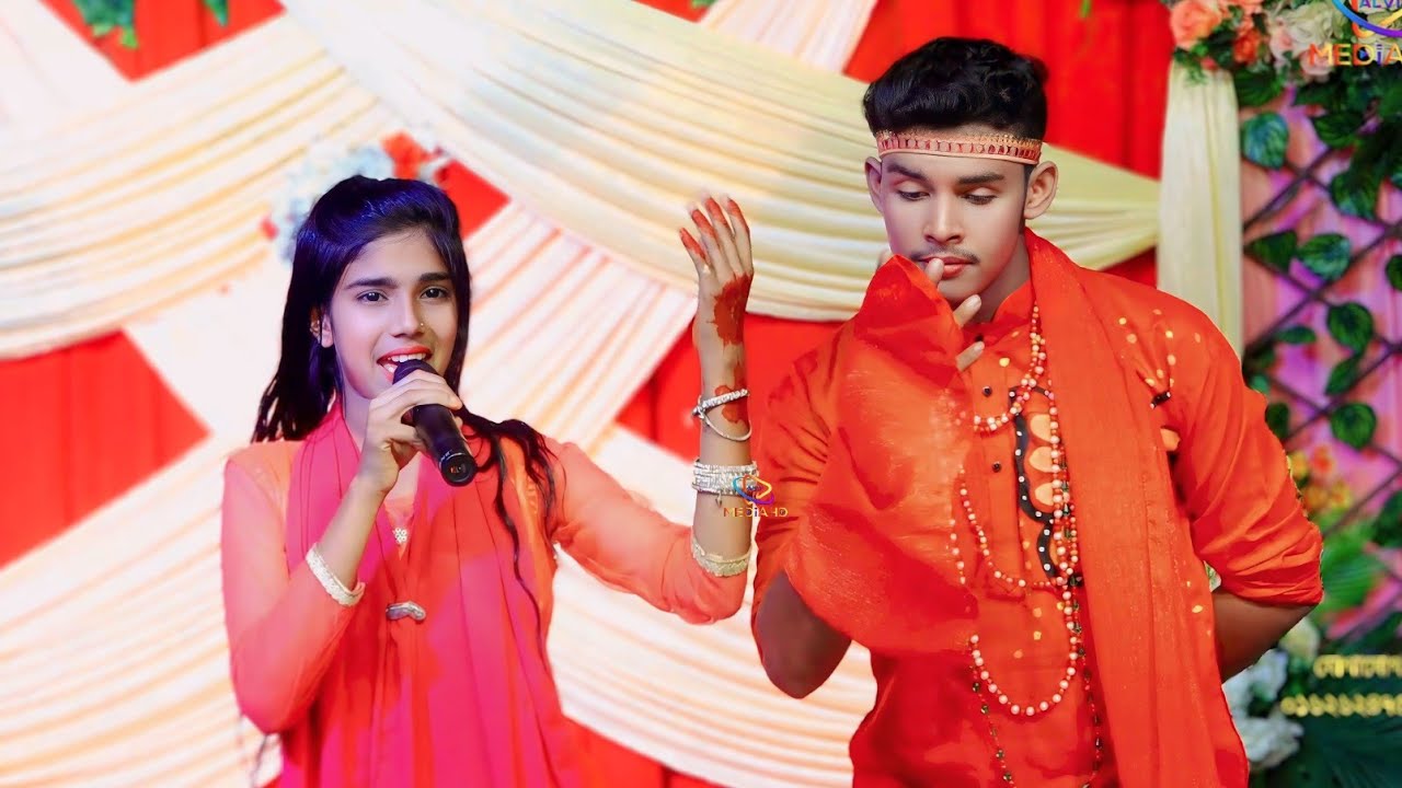 নতুন নায়িকা  শান্তও ঝরনা। বাড়ির পাশে বেতের আড়া আলজুর আছি  বিকেল বেলা  রে। যাত্রা নায়ক শান্ত ওজরনা