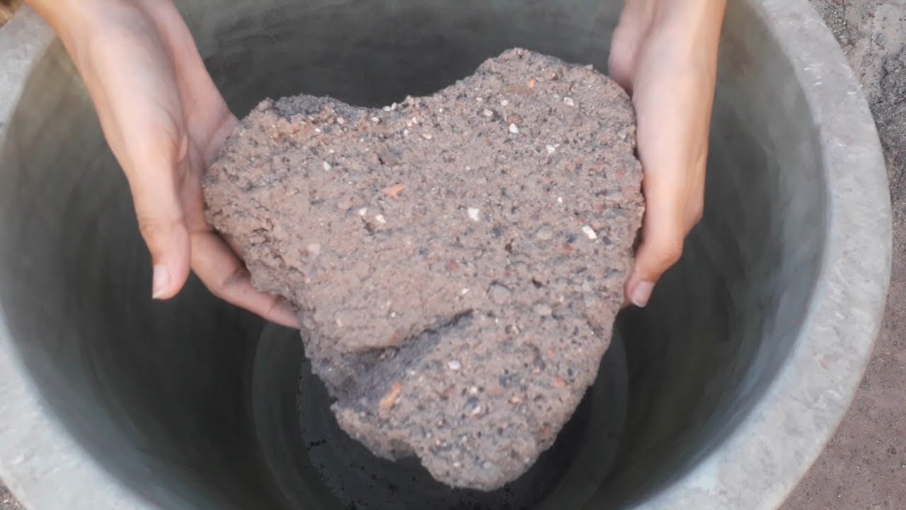 New mud clay hearts 🤎 crumbling dry+wet in huge bucket by Eizi🔥🤤💦