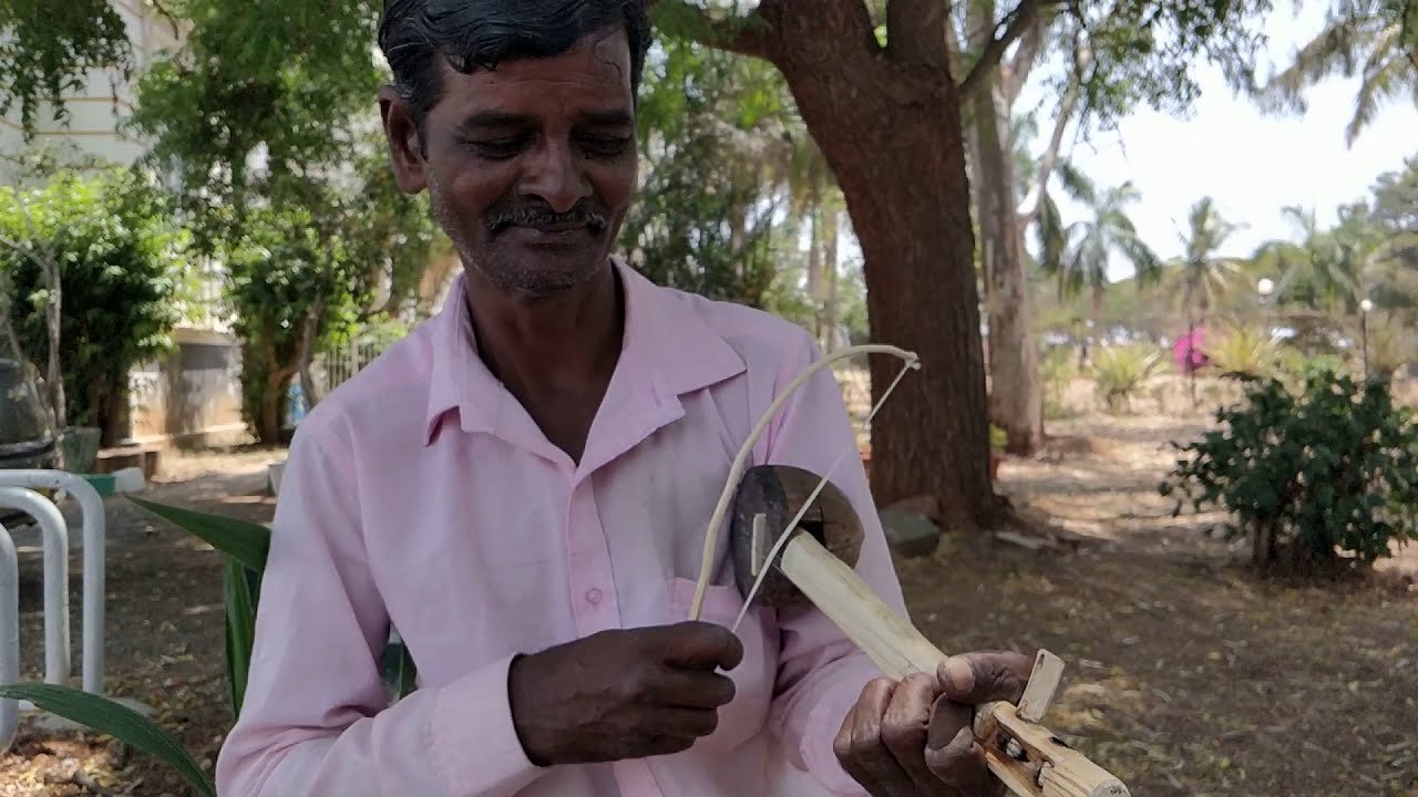 Street artist India Mysore magic Babu - local talent
