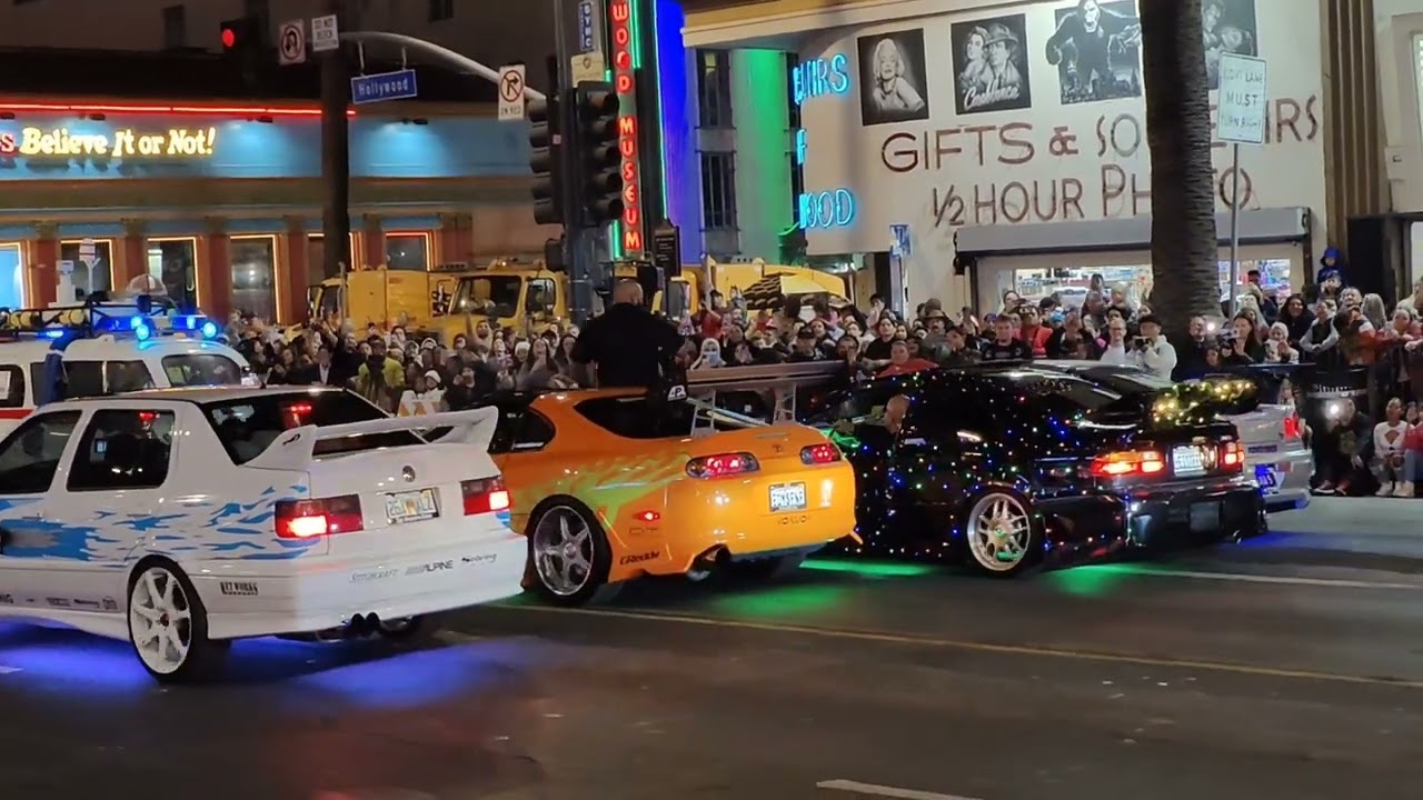 Christmas Parade 2024, Hollywood Blvd Los Angeles 🤗🧑‍🎄