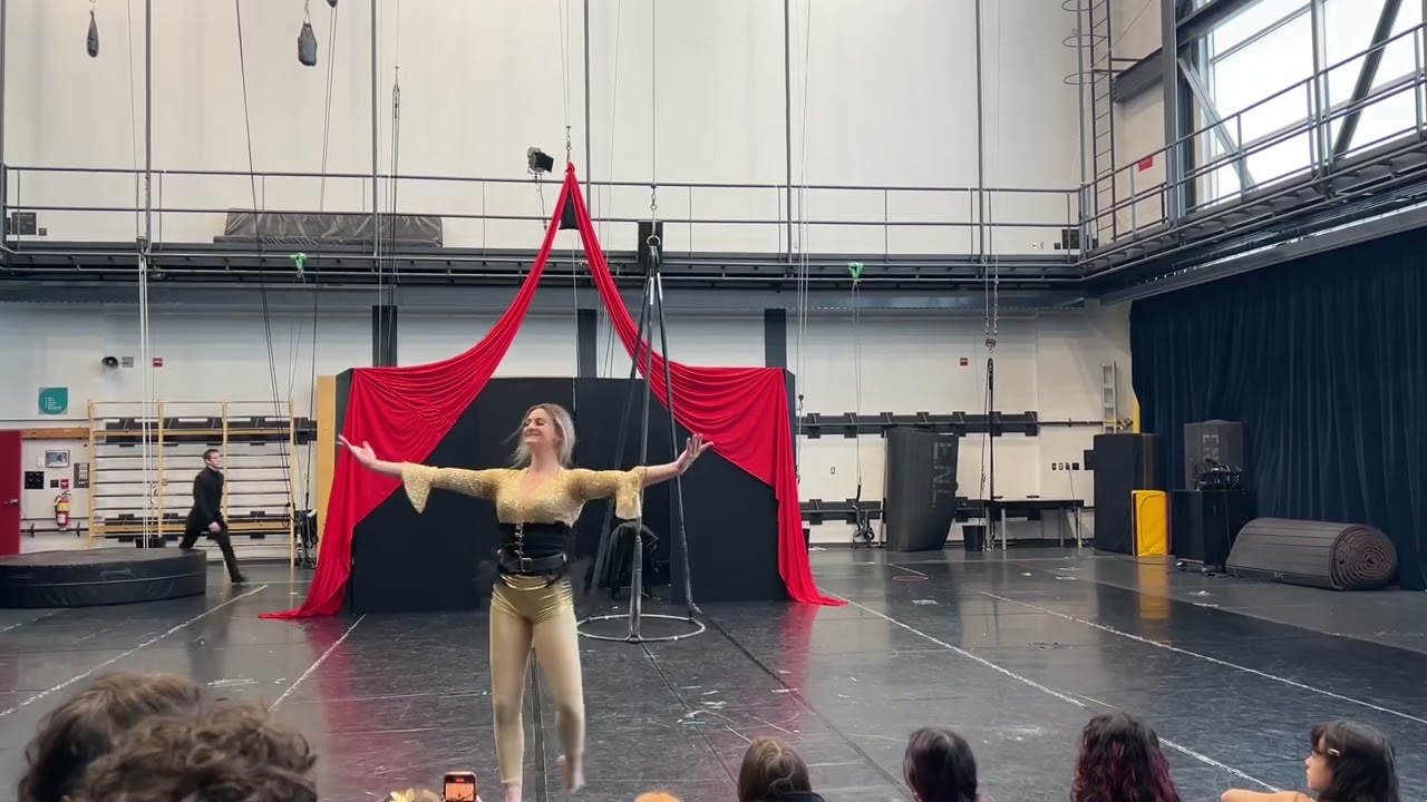 Téa Tkach Horizontal Aerial Hoop Act DEC 2 Ecole National de Cirque