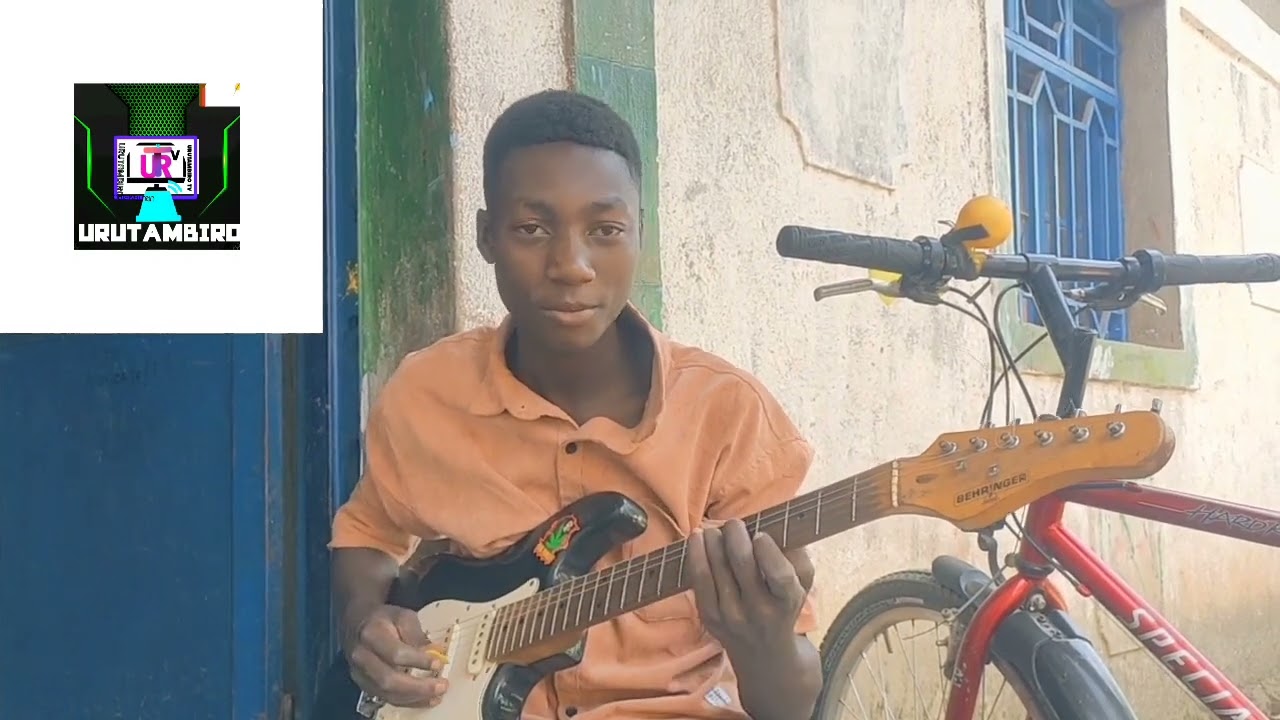 NIWE WAMBERE MU RWANDA HOSE UCURANGA GUITAR SOLO BIRENZE( The best challenger musician in the world)