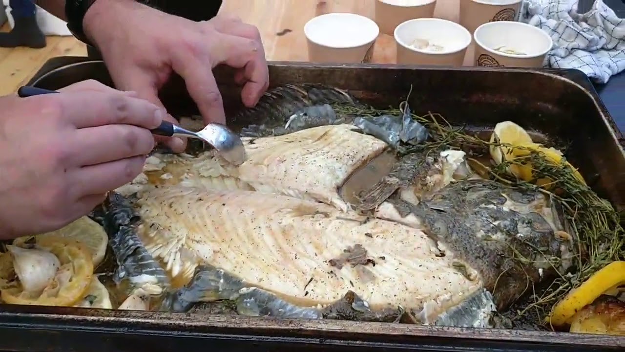 FoodFestival18 - Jesper Krabbe laver pighvar p&aring; b&aring;l