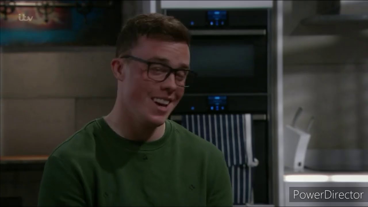 Emmerdale - Vinny and Liv To Become Boyfriend and Girlfriend? (17th November 2020)