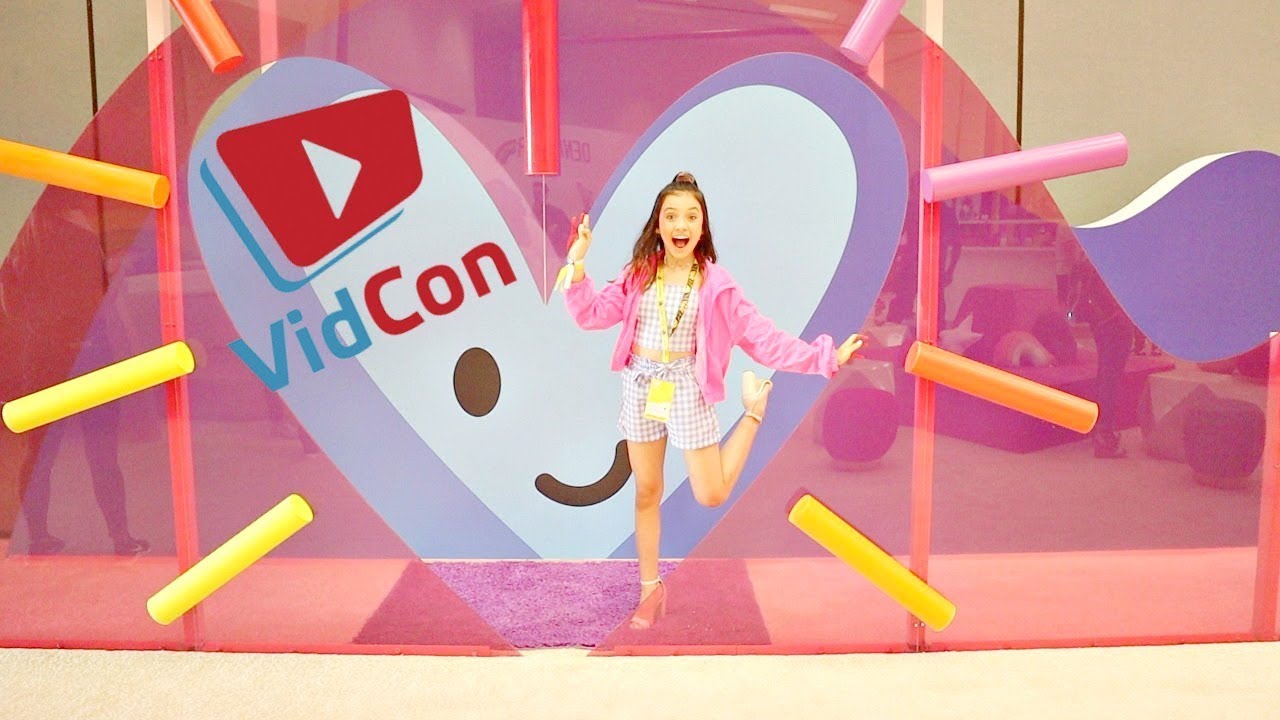 VidCon 2019 Vlog Day 1 + 2 | Disneyland, Instagram and more
