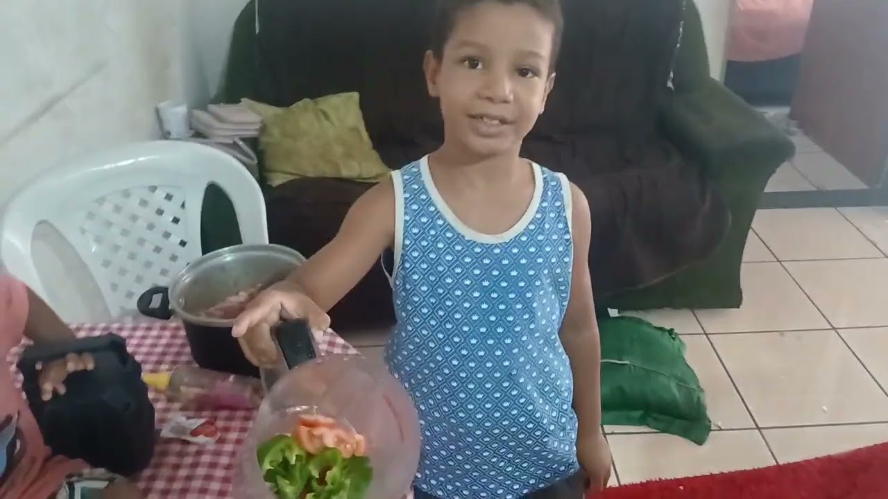 Almoço feito pelas crianças 