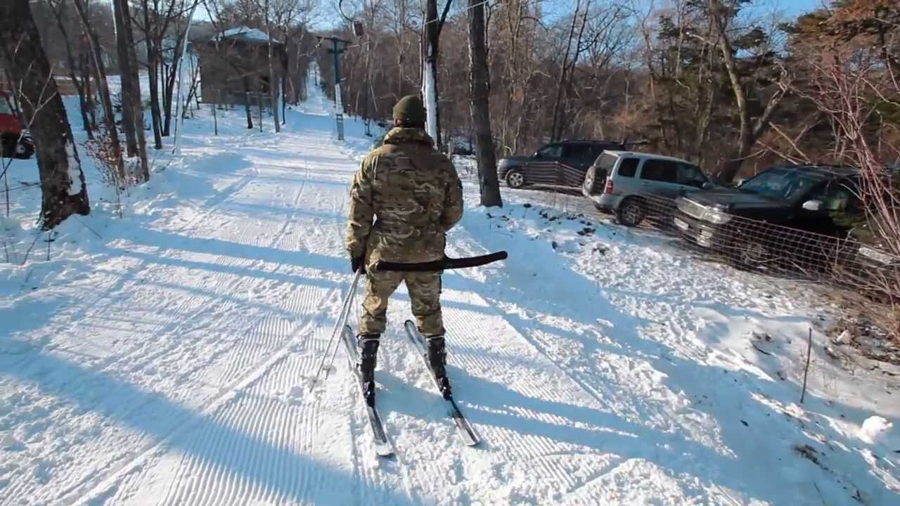Горнолыжная школа. Урок 6 - Как пользоваться подъемником на лыжах и поворачивать в «плуге»